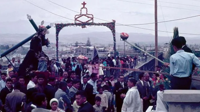 Arequipa: procesión en el puente Fierro de Cristo Nazareno. Foto: IAI