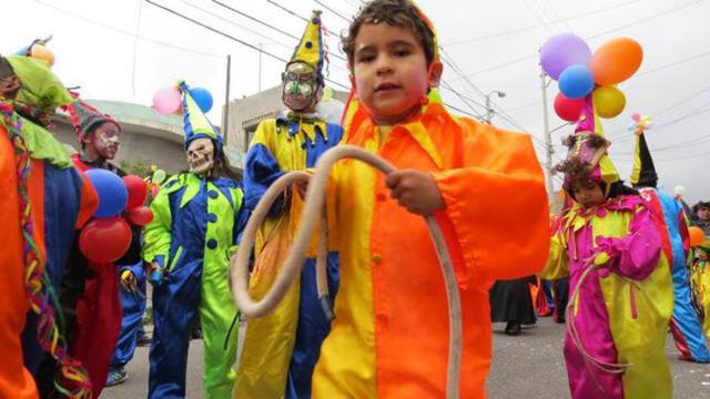 Mañana mojigangos armarán la fiesta en Plaza de Armas de Arequipa