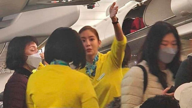 UEE fue captada junto a Song Yun Hyeong trabajando en una aerolínea