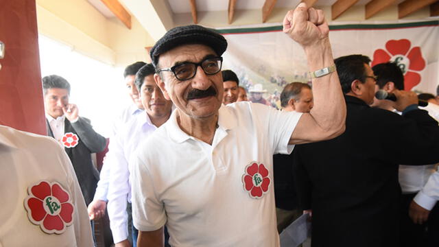 Congresista Fernández Chacón se encuentra en cuidados intensivos por coronavirus