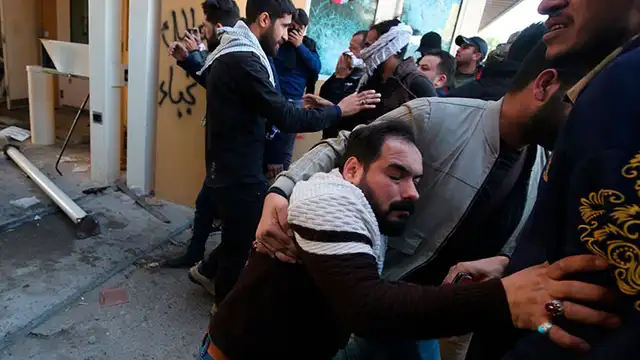 Militantes de Hezbollah atacan embajada de los Estados Unidos en Irak. Foto: AFP Militantes de Hezbollah atacan embajada de los Estados Unidos en Irak. Foto: AFP