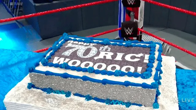 WWE Raw: Batista regresó y le mandó un contundente mensaje a Triple H previo a WrestleMania