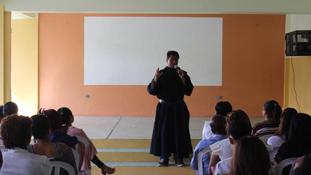 Aleycer Vivas Ortiz, acusado de pederastia, dirigía un colegio parroquial en República Dominicana. Foto: Twitter