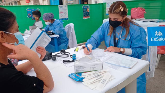 En campaña de salud se atendió a 500 asegurados y no asegurados