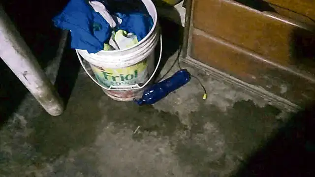 Lo acusan de quemar a su esposa, pero él la culpa a ella