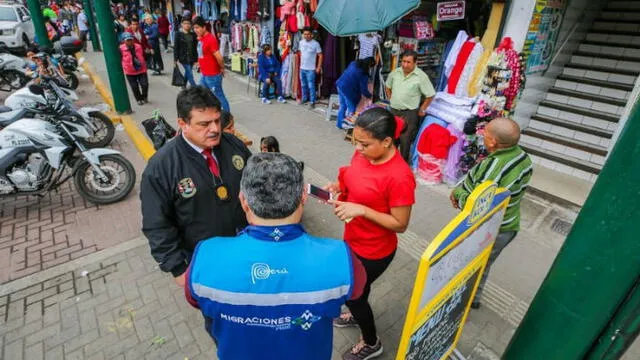Realizan operativo de fiscalización migratoria a venezolanos en Gamarra