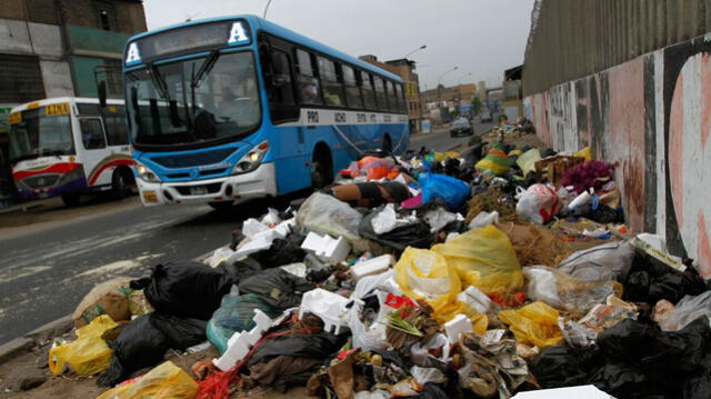 VMT: denuncian acumulación de basura en calles por más de 15 días