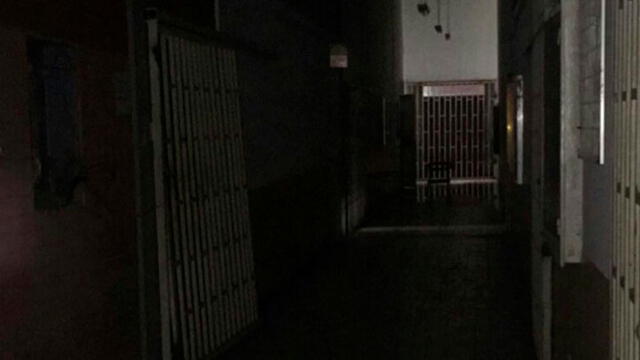 Los pasillos se han mantenido sin luz durante varios ciclos. Foto: Cortesía.