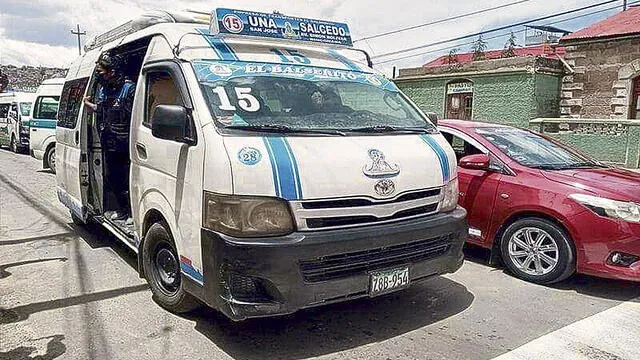 reclamo. Población cuestiona transporte urbano en Puno.