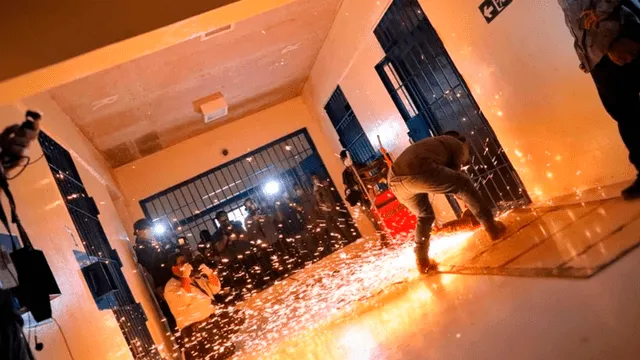 Las impactantes fotos de pandilleros de El Salvador en una cárcel durante crisis por COVID-19