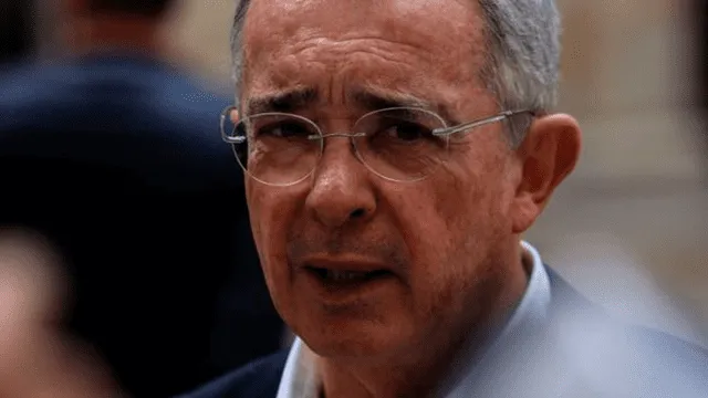 El exmandatario de Colombia Álvaro Uribe informó la decisión de la Corte Suprema a través de su Twitter