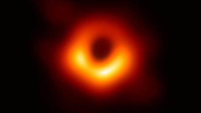 Captan imagen real de un agujero negro 6,5 millones de veces más grande que el Sol