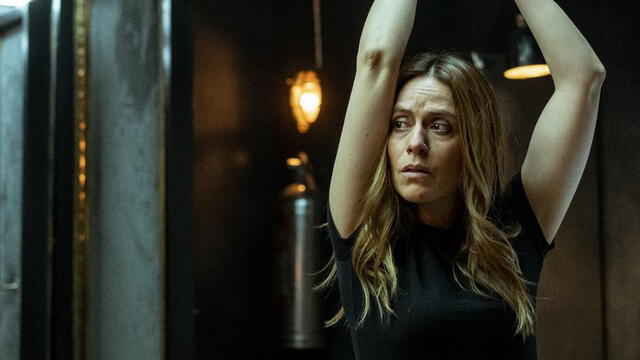 Lisboa amarrada de las manos al ser detenida por el coronel Tamayo. Foto: Instagram/@itziarituno