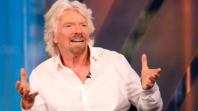 Sir Richard Branson anunció que la empresa Virgin Galactic está fabricando varias aeronaves para el turismo espacial. Foto: CNBC.