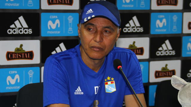 Alexis Mendoza dejó de ser entrenador de Sporting Cristal