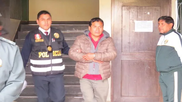 Taxista de Uber le roba cámaras y 500 dólares a pareja de turistas en Cusco