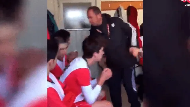 Fútbol Europa: Entrenador golpea a jugadores en Turquía