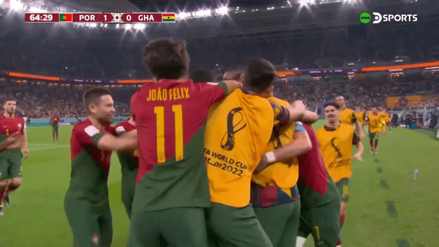 Momento de celebración de Portugal por su primer gol.