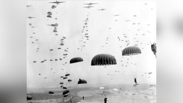 Paracaidistas alemanes durante el Blitz (1940). Foto: Difusión.
