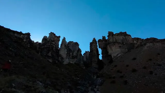 Ciudad Gótica se encuentra en el valle Macusani, Puno. Créditos: Bien Taypa.