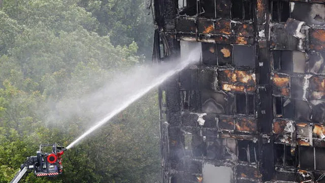 Incendio en la torre Grenfell, Londres - 2017