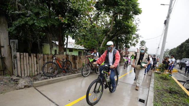 Gobernador Pedro Bogarín recorrió ciclovía acompañado de niños