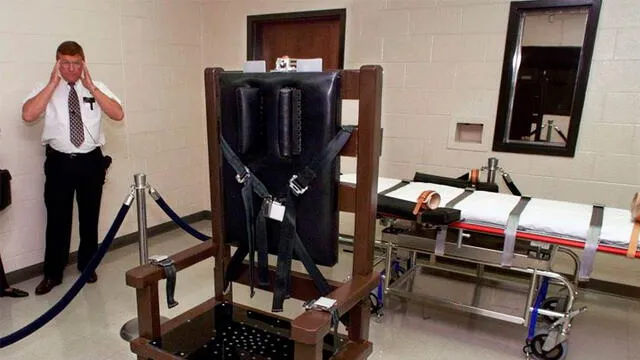La sala de ejecuciones en 1999 en Riverbend (Tennessee, EE. UU.) es mostrada por el alcaide de la prisión. Foto: AP.