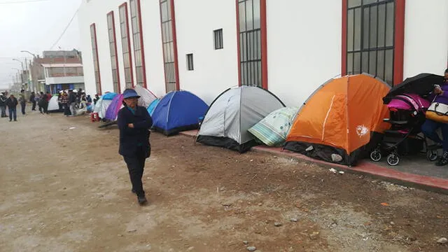 Moquegua: Cientos de familias durmieron en la calle para alcanzar preinscripción de programa de vivienda