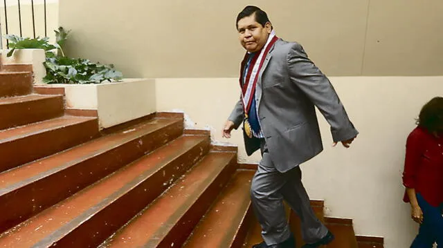 Gobernador de Arequipa, Cáceres Llica, en un laberinto de denuncias