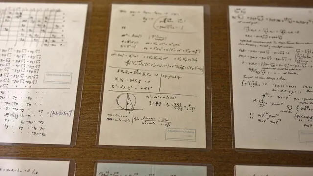 Cien manuscritos de Einstein salen a la luz y revelan un misterio que se creía perdido 