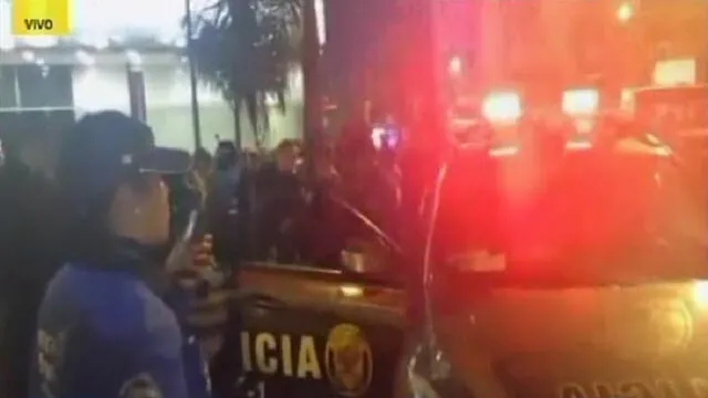 Miraflores: policía fue acuchillado por extranjero cerca al Parque Kennedy [VIDEO]