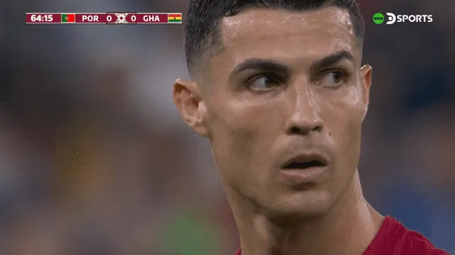 Momentos antes del penal, Cristiano Ronaldo ni siquiera miraba al arquero.