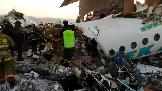 El avión se estrelló este viernes tras despegar del aeropuerto de la ciudad kazaja de Almaty