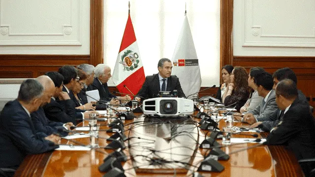 Premier Salvador del Solar culminó diálogo con bancadas [VIDEOS]