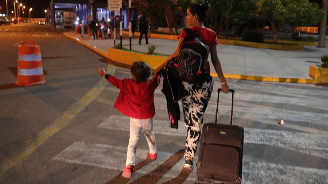 Entregaron tickets a últimos venezolanos que ingresarán sin pasaporte [VIDEO]