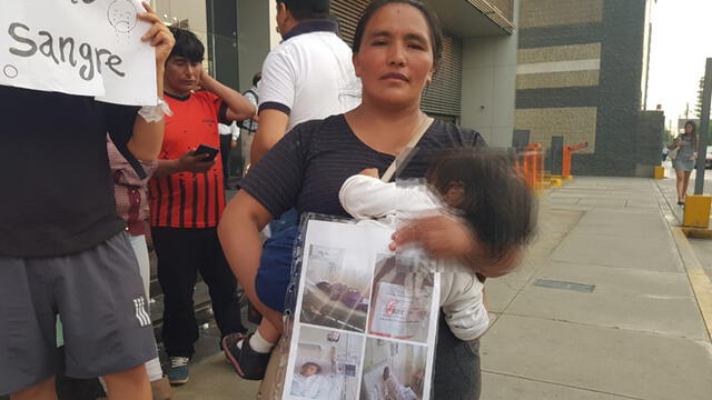 Cerro de Pasco: familiares protestaron frente al Ministerio de Salud.