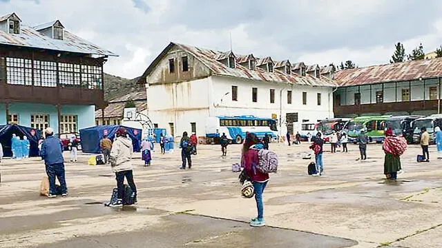 sIN SOLIDARIDAD. Puneños recibieron el rechazo de sus paisanos. Pasarán cuarentena controlada en albergues.