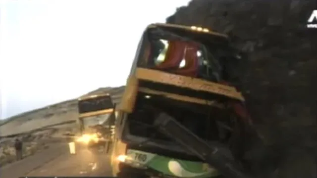 Ayacucho: cinco muertos y más de 15 heridos dejó despiste de bus interprovincial [VIDEO] 