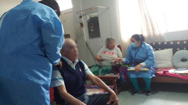 Brigadas médicas de EsSalud realizan visitas domiciliarias a asegurados