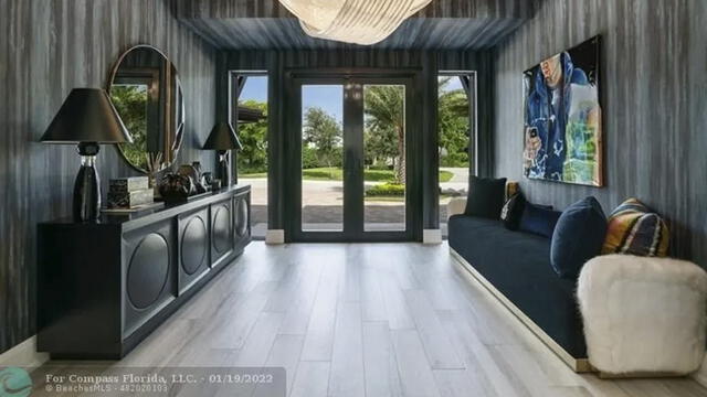 Muebles, pinturas, espejos y otros artículos de la mansión de Messi. Foto: Compass Florida LLC   