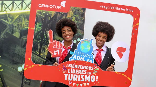 Las hermanas afrodescendientes estudiarán Administración Turística por tres años. Foto: cortesía de Pronabec    