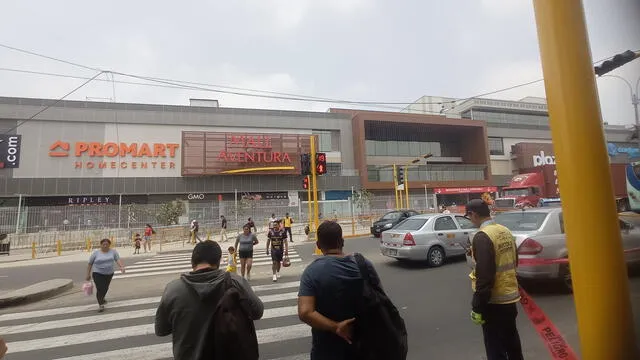 Mall Aventura San Juan de Lurigancho.