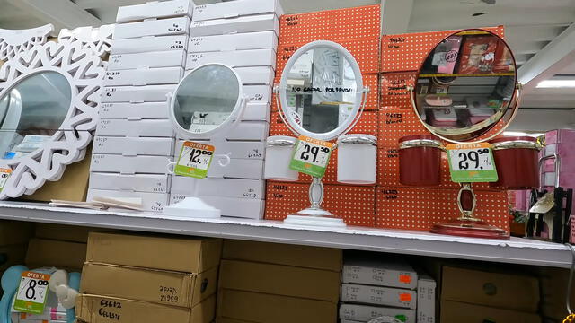  Espejos decorativos de todo precio. Foto: El Wagi/YouTube   