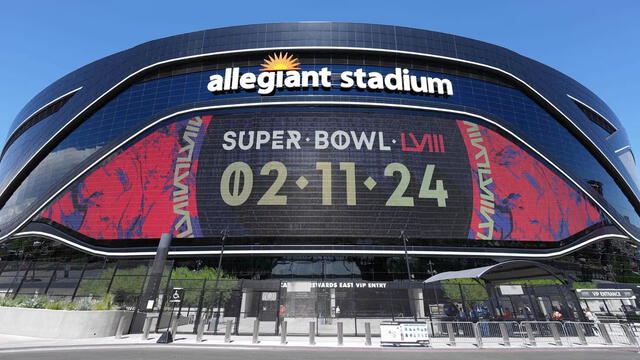  El Allegiant Stadium, inaugurado en el año 2020, es casa del equipo Las Vegas Raiders. Foto: AFP   