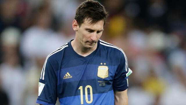  Messi luego de perder la final de la Copa del Mundo frente a Alemania. Foto: DAZN   