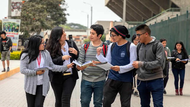 Estudiantes universitarios. Foto: Andina   