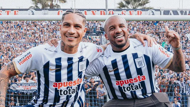 Paolo Guerrero y Jefferson Farfán son hinchas de Alianza Lima. Foto: Alianza Lima   