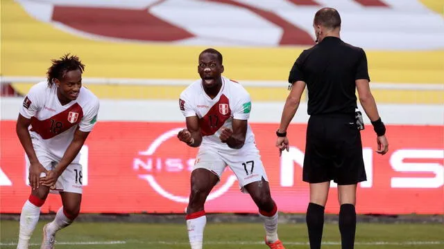 Luis Advíncula fue mundialista con la selección peruana en Rusia 2018. Foto: AFP   