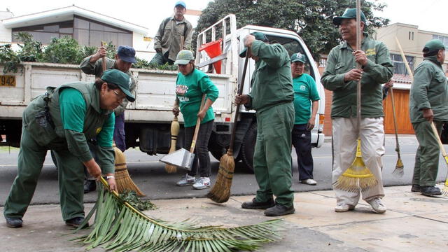 Desde 2023 se conmemora cada 5 de noviembre el Día del Trabajador Municipal. Foto: Andina.   