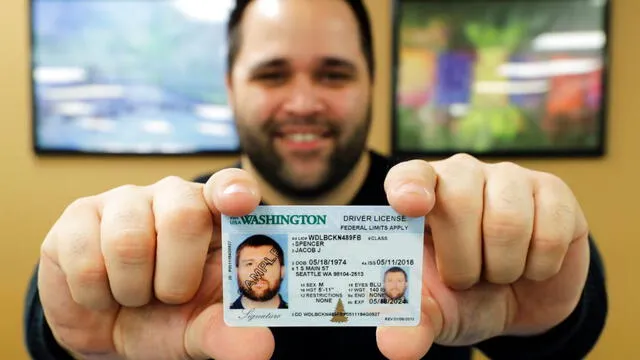  Las leyes sobre licencias de conducir para indocumentados varían significativamente de un estado a otro, con algunos estados más restrictivos que otros. Foto: Telemundo   